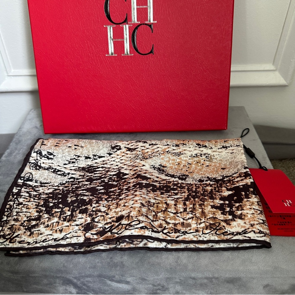 NWT CH Carolina Herrera New York Italian Silk Snake Reptile Print Scarf